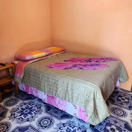 Hospedaje Santo Domingo Panajachel Extérieur photo