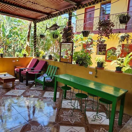 Hospedaje Santo Domingo Panajachel Extérieur photo